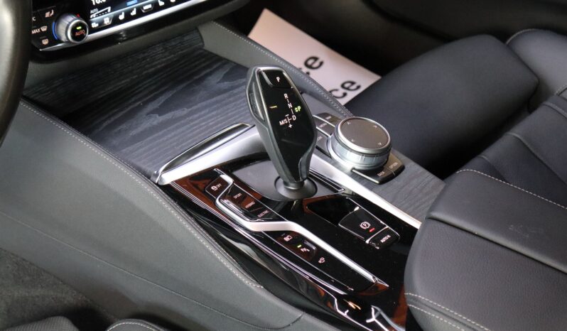 BMW 530e xDrive Touring Luxury Line lleno