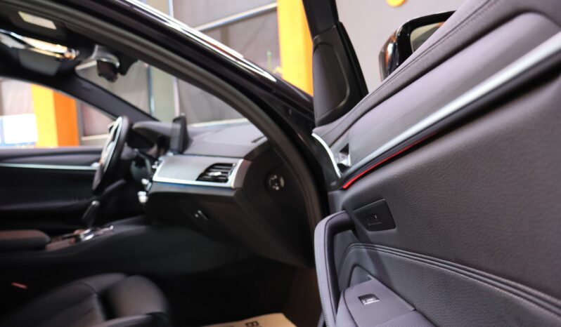 BMW 530e xDrive Touring Luxury Line lleno
