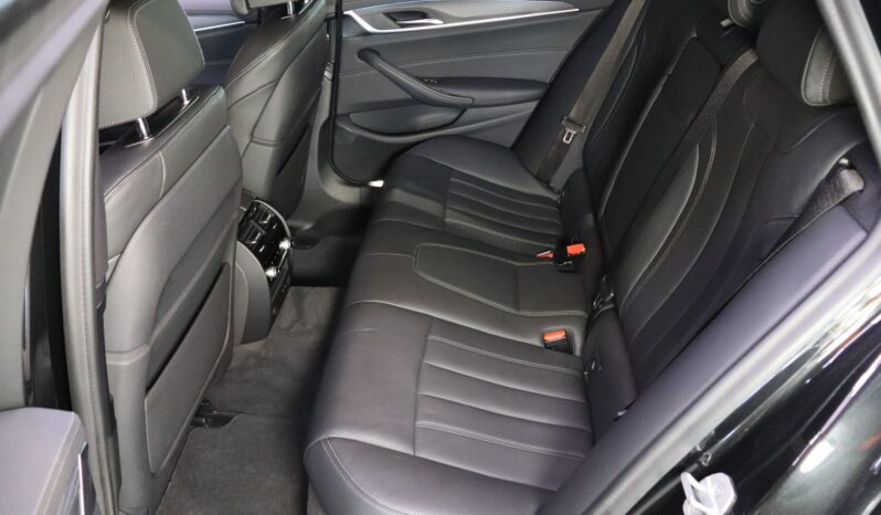 BMW 530e xDrive Touring Luxury Line lleno