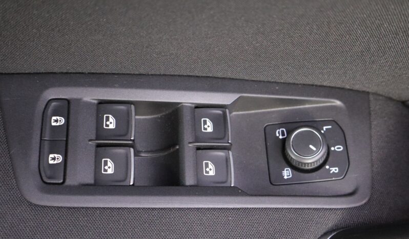 VOLKSWAGEN Touran Sport 2.0TDI DSG lleno