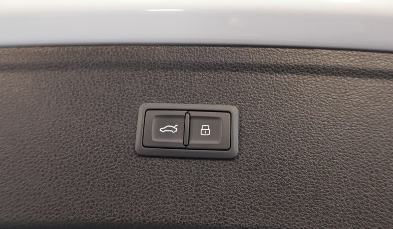 AUDI Q5 45TFSI Black line lleno