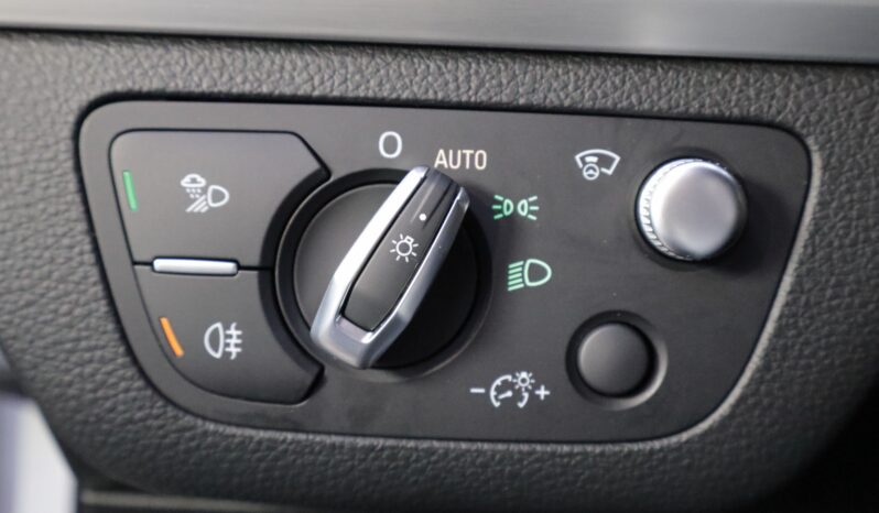 AUDI Q5 45TFSI Black line lleno