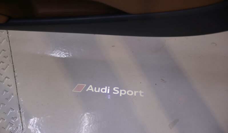 AUDI R8 V10 performance lleno