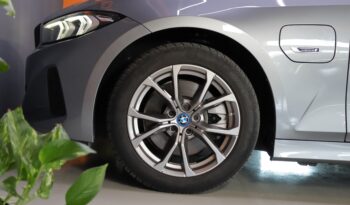 BMW 320e Touring lleno