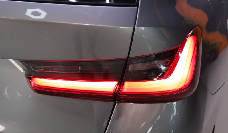 BMW 320e Touring lleno