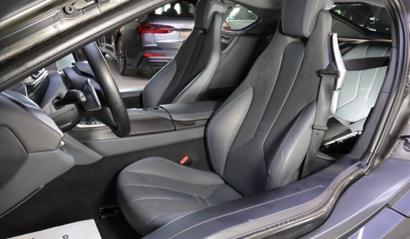 BMW i8 lleno