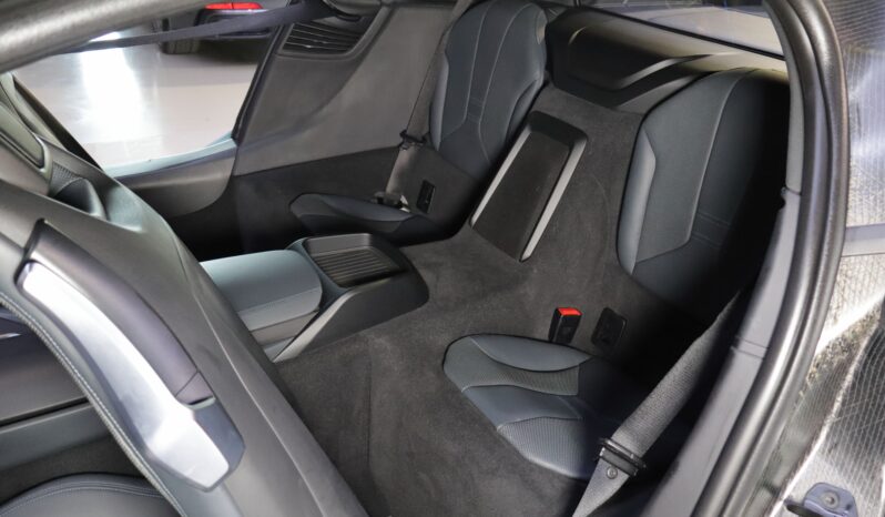 BMW i8 lleno