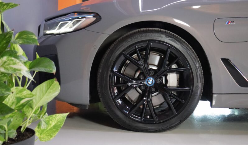 BMW 530e Touring M lleno