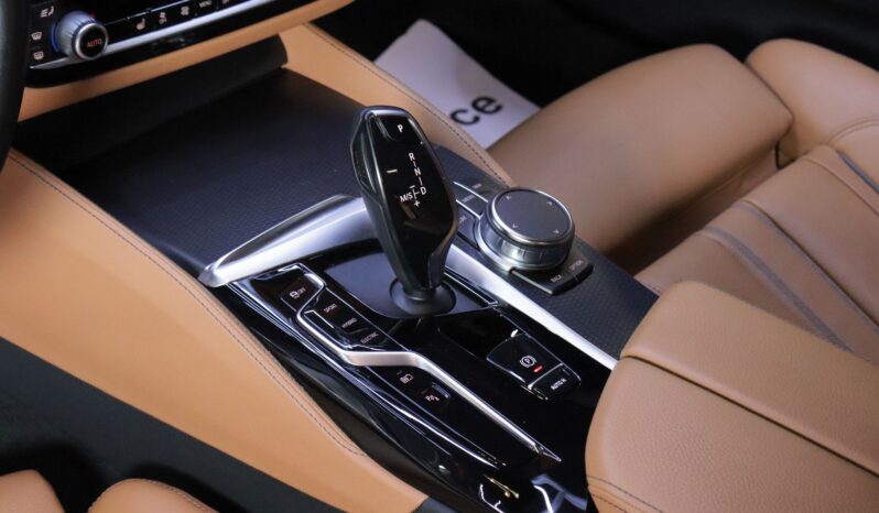 BMW 530e Touring M lleno