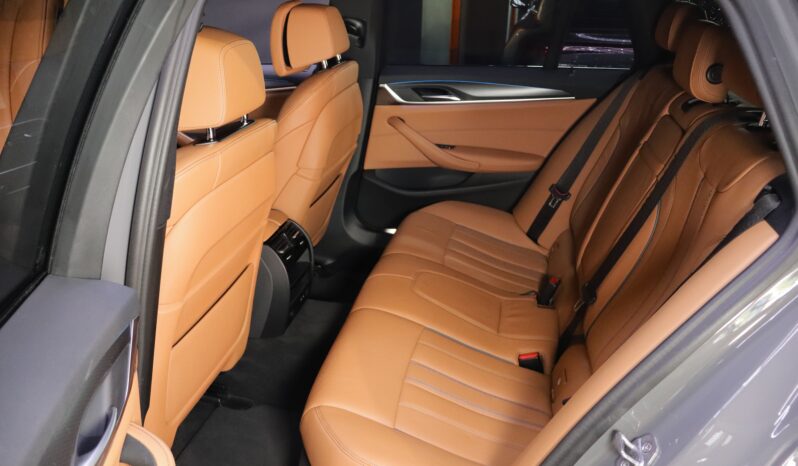 BMW 530e Touring M lleno