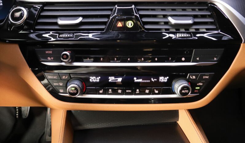 BMW 530e Touring M lleno
