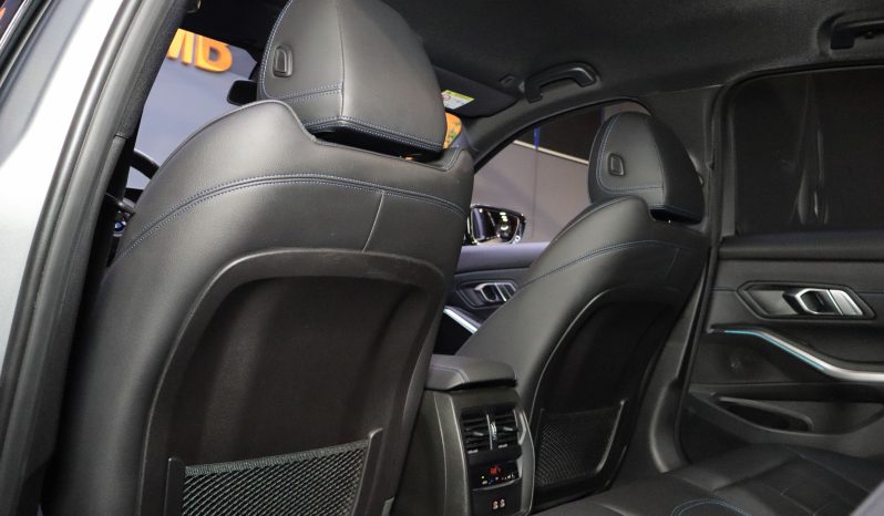 BMW 330e M lleno