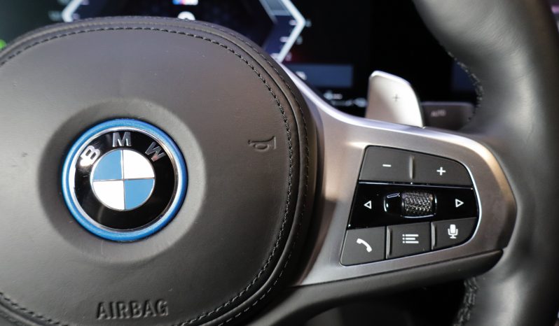 BMW 330e M lleno