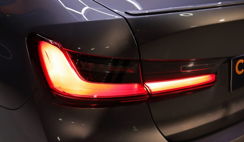 BMW 330e M lleno